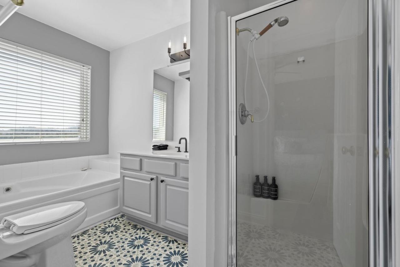 ☆Live On The Water! Lake Palmetto Palm W/ Patio - 10Min To Downtown & Beaches☆ Charleston Exterior foto